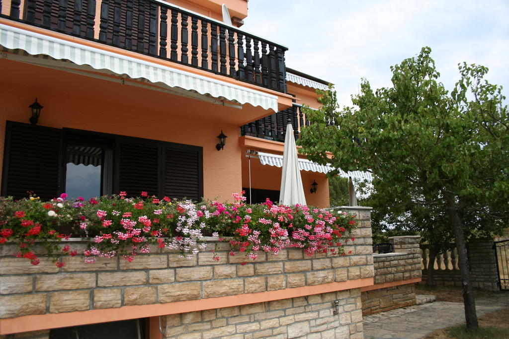 Apartments Santa Barbara Biograd Na Moru Zewnętrze zdjęcie