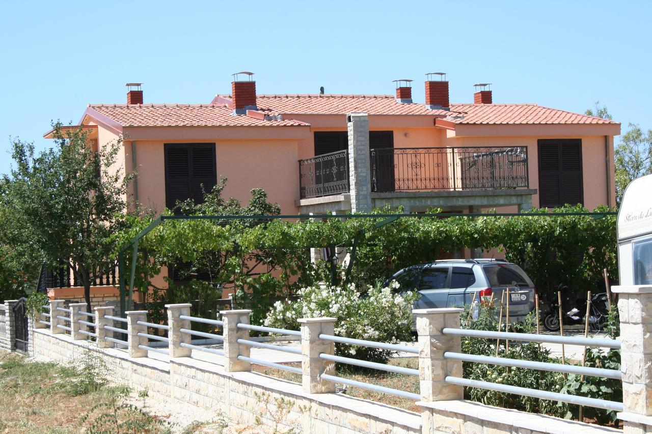 Apartments Santa Barbara Biograd Na Moru Zewnętrze zdjęcie